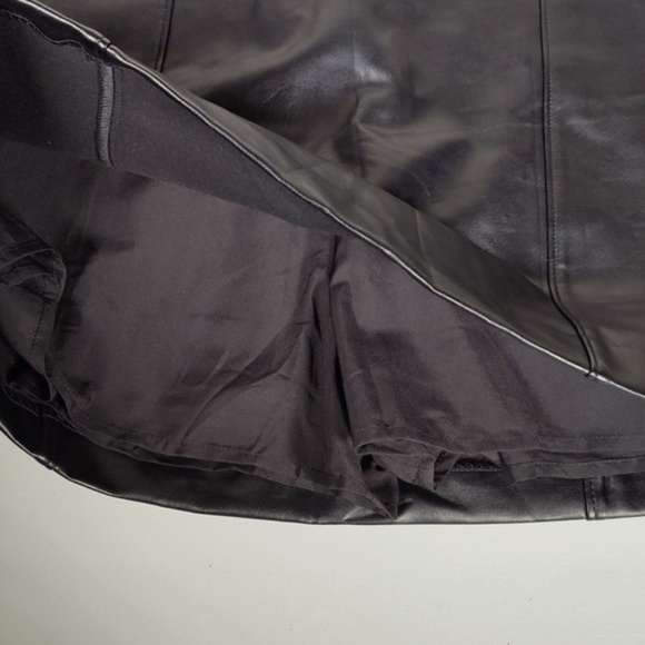 Abercrombie & Fitch black faux leather mini skirt skort M - Picture 2 of 5
